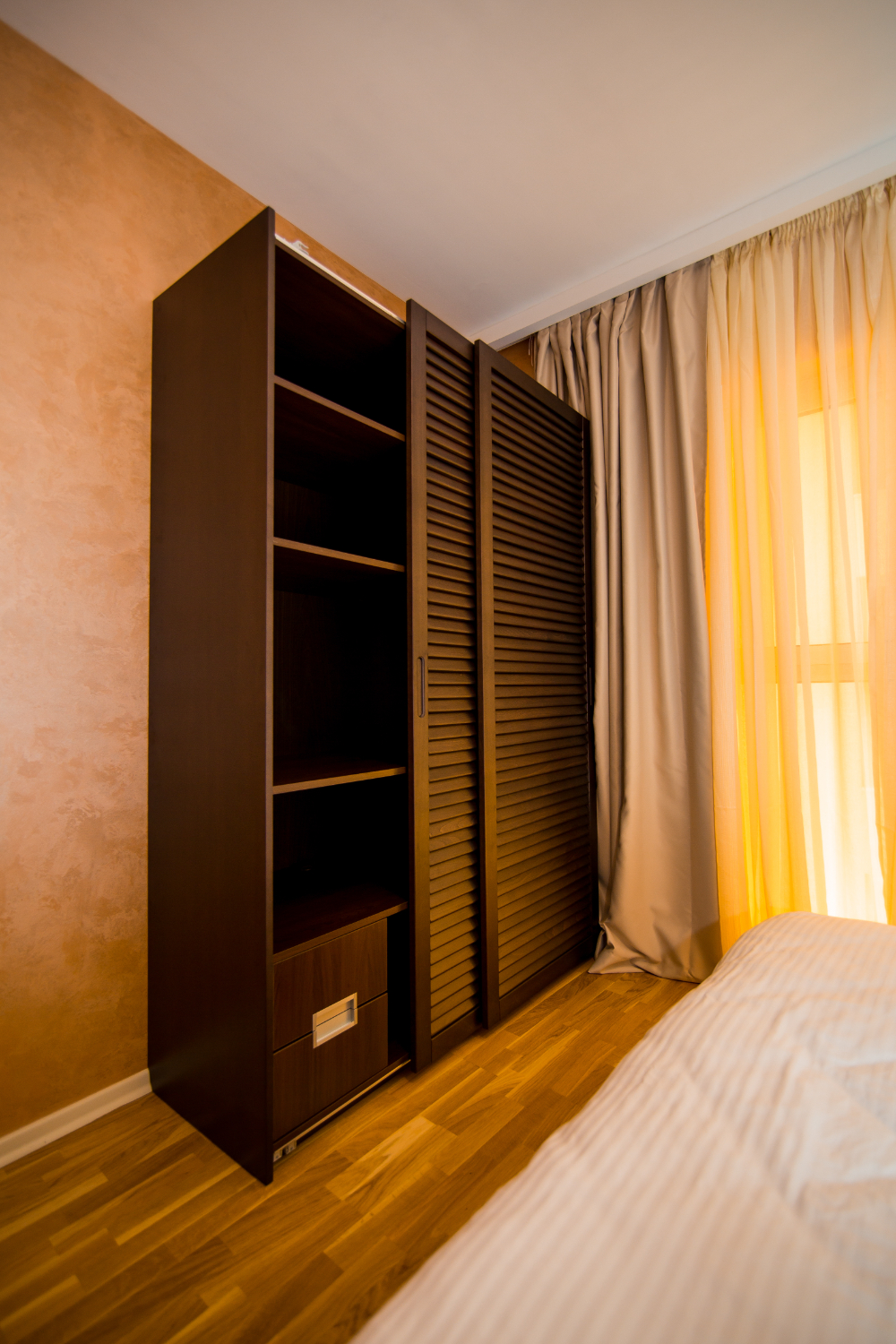 Portable Wardrobe Design for Small Bedroom